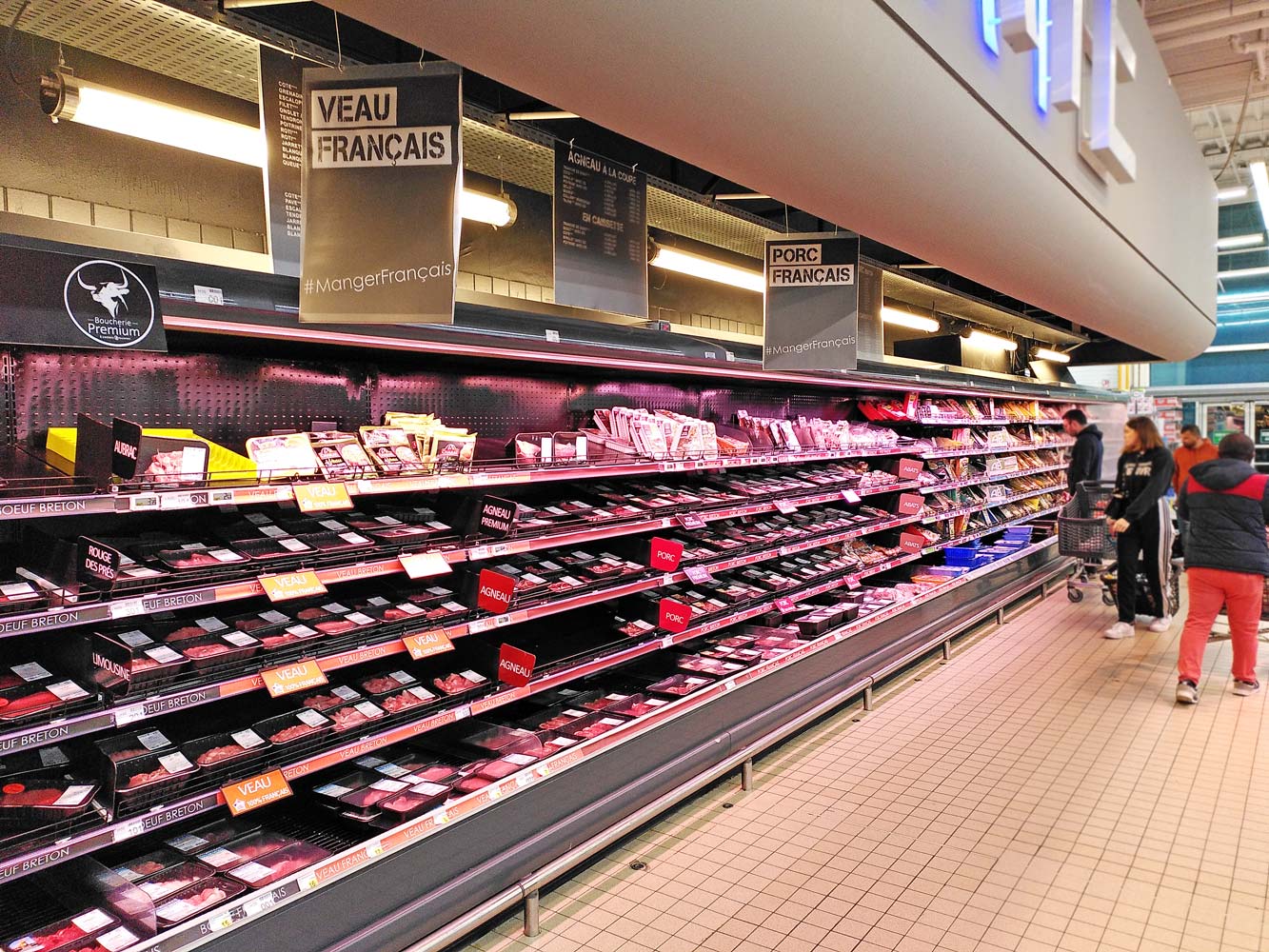 Le rayon viande des supermarchés ne comporte pas de porte vitrée.